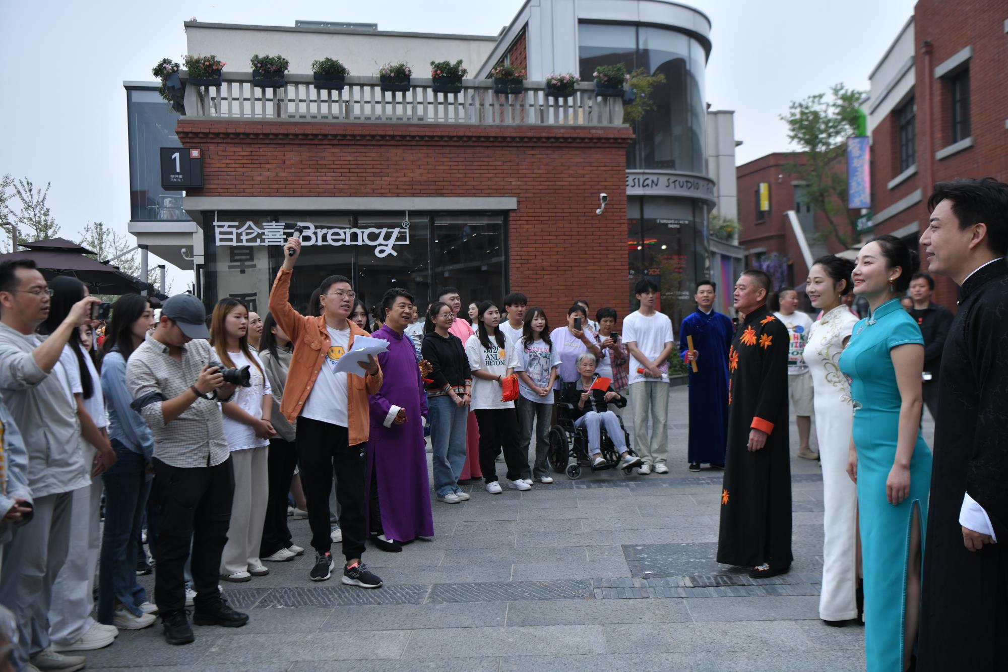 艺术家：河南省曲协   作品：曲艺快闪《旗》.jpg