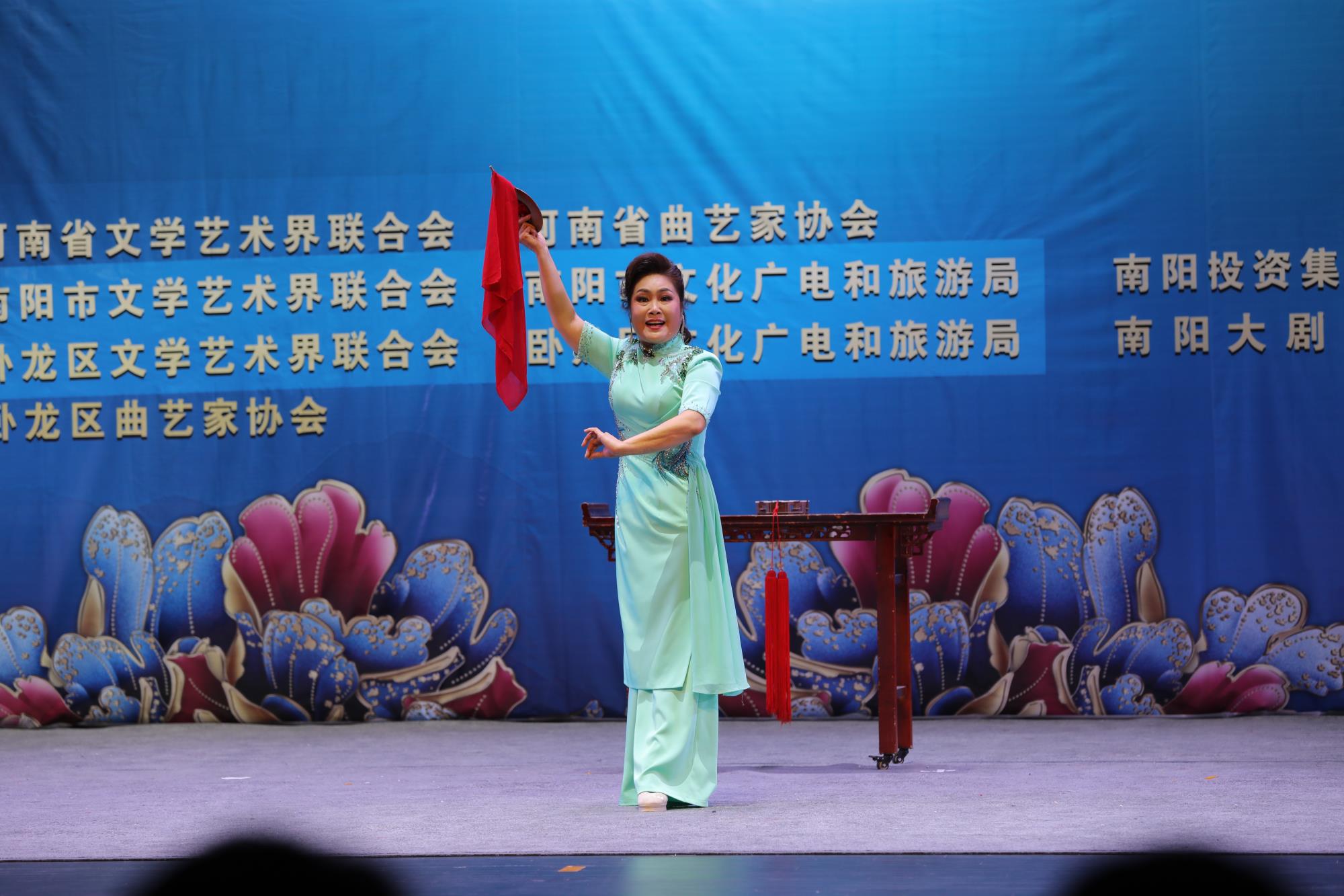 艺术家：侯红莲  作品：三弦书《十字坡》.JPG