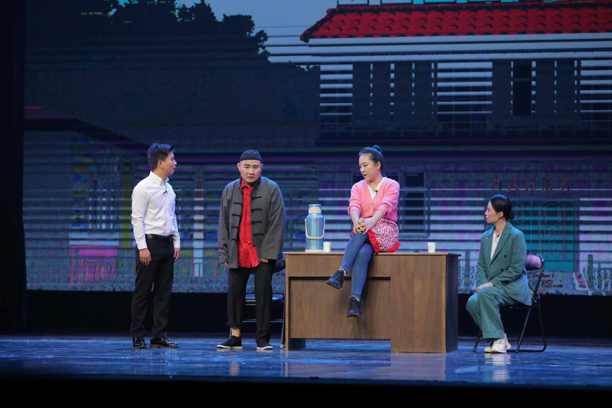 艺术家：师亚峰  作品：小品《逮书记》.JPG